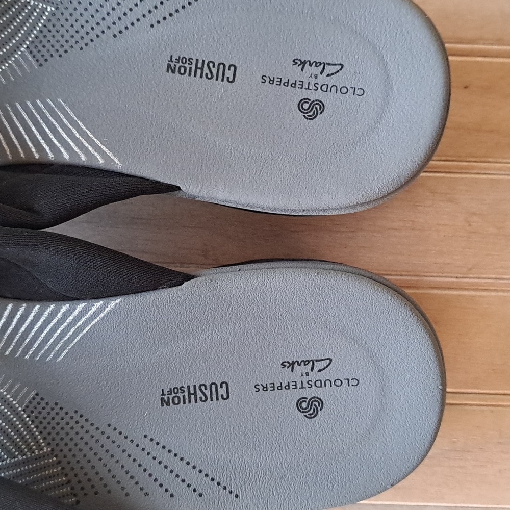 Clarks Cloudsteppers Cushion Soft Flip Flop Comfort Supportive Slides Sandals - Picture 5 of 11
